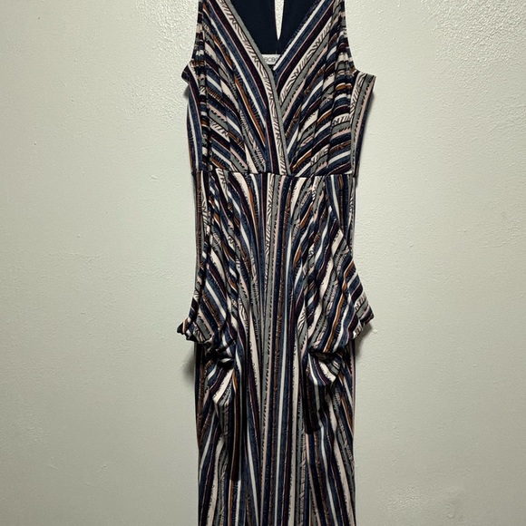 BCBGeneration Dresses & Skirts - BCBG Generation Dress w Pockets